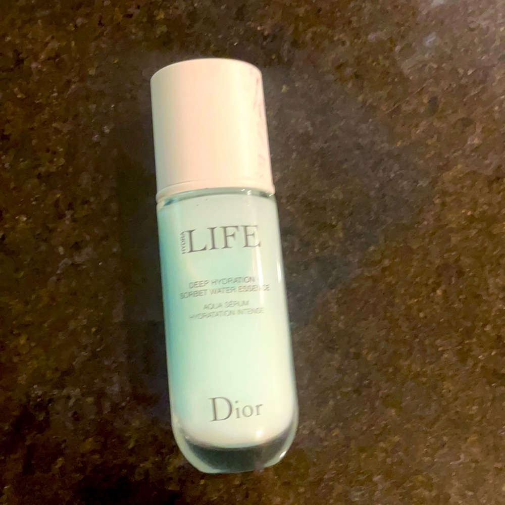 Dior hydra life deephydration sorbet water essence